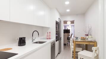 Refrigerador, microondas, horno y lavavajillas