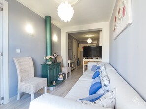 TV, DVD player, stereo - Casa Maria - Beautiful house with terrace in Can Picafort (Can Picafort)