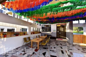 Free daily on-the-go breakfast