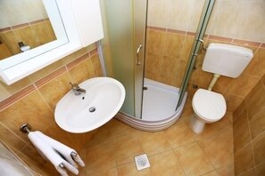 Shower, towels
