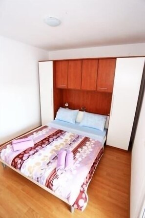 2 bedrooms, free WiFi, bed sheets, wheelchair access