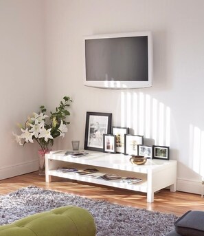 2 bedrooms, iron/ironing board, travel crib, free WiFi