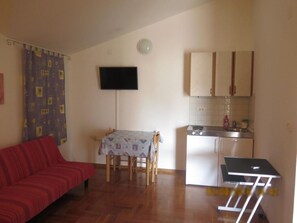 TV - Studio apartment in Poreč with Balcony, Air condition, WIFI (4676-7) (Porec)