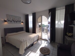 Free WiFi, bed sheets, wheelchair access