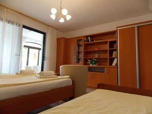 2 bedrooms, free WiFi, bed sheets, wheelchair access