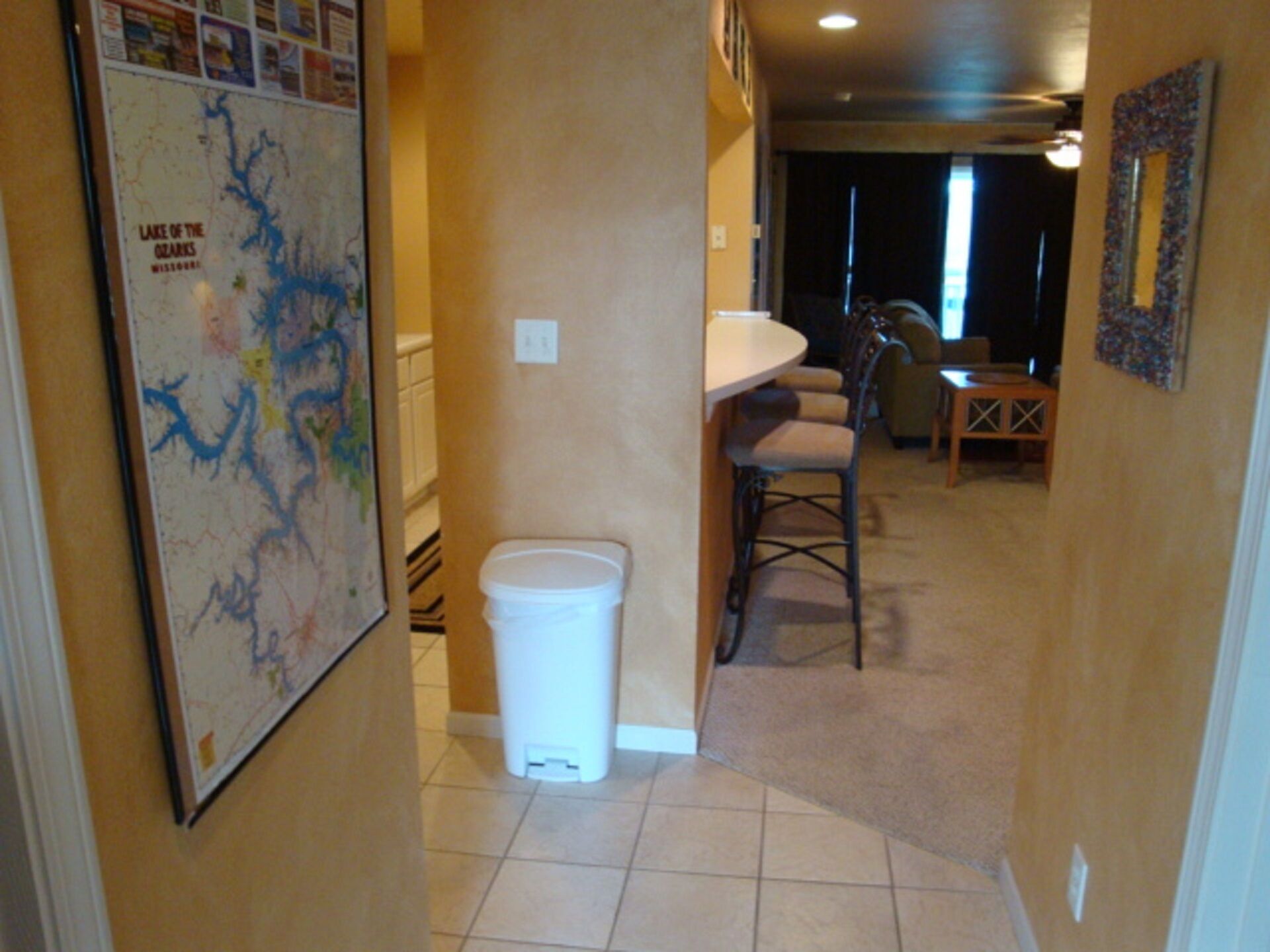 Parkview Bay 2 bedroom, 3rd floor, Overlooks Pool, Lakefront, FREE WIFI