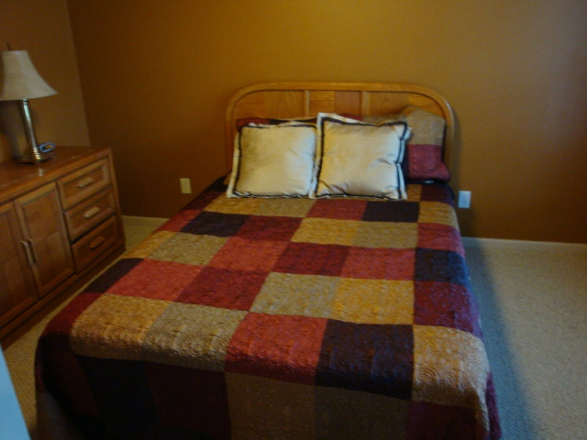 Parkview Bay 2 bedroom, 3rd floor, Overlooks Pool, Lakefront, FREE WIFI