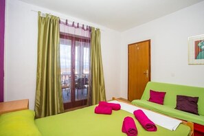 2 bedrooms, iron/ironing board, free WiFi, bed sheets - Apartment in Njivice with Seaview, Balcony, Air condition, WIFI (4687-2) (Njivice)