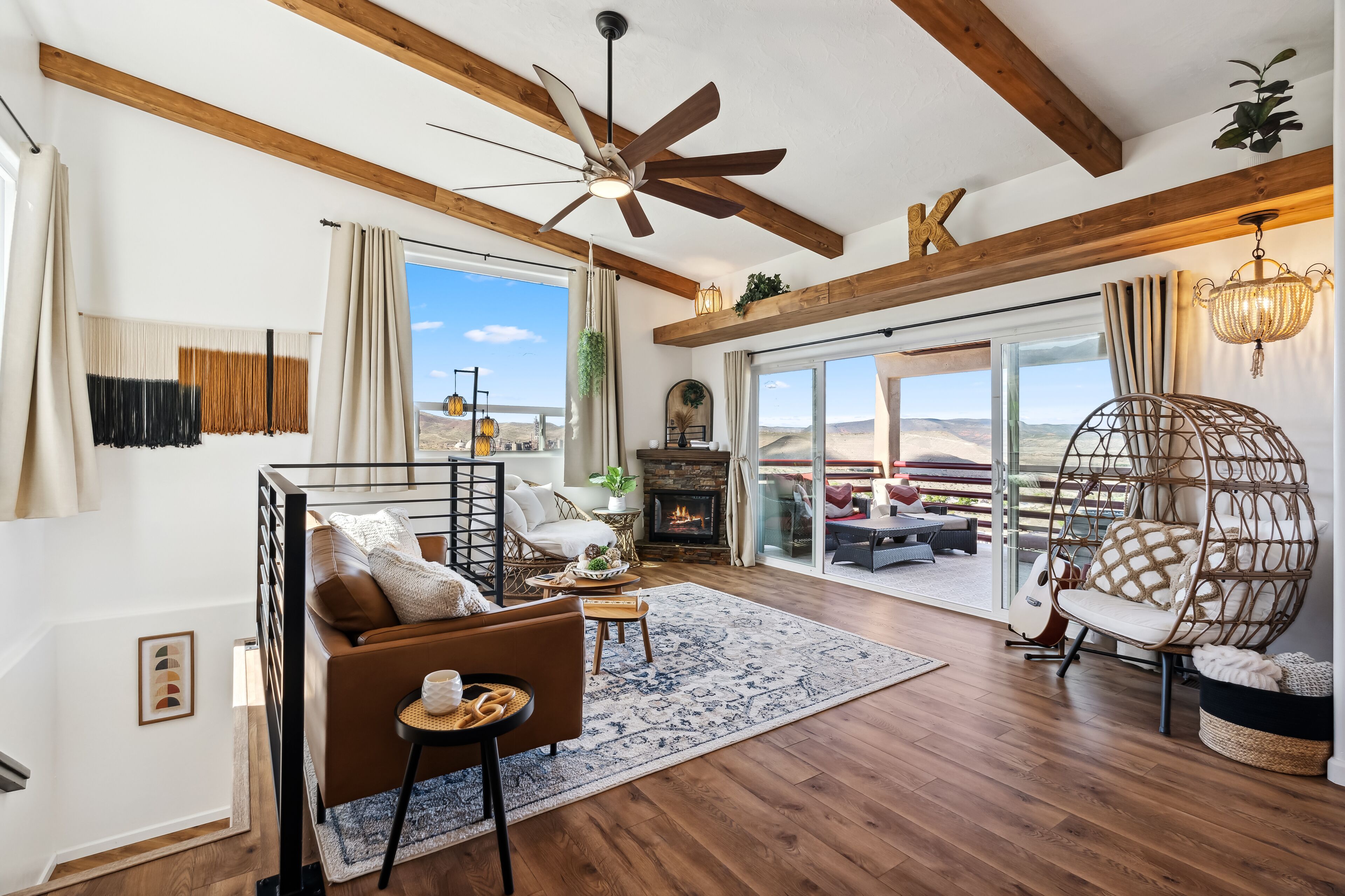 Escape to Hillside Winehouse: Your Serene Retreat Just Outside Jerome