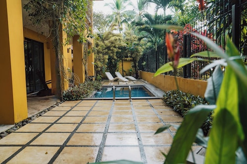 Casa Tres Pochotes - Beach Front Paradise