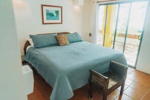 3 bedrooms, free WiFi, bed sheets - Casa Tres Pochotes - Beach Front Paradise (CR)