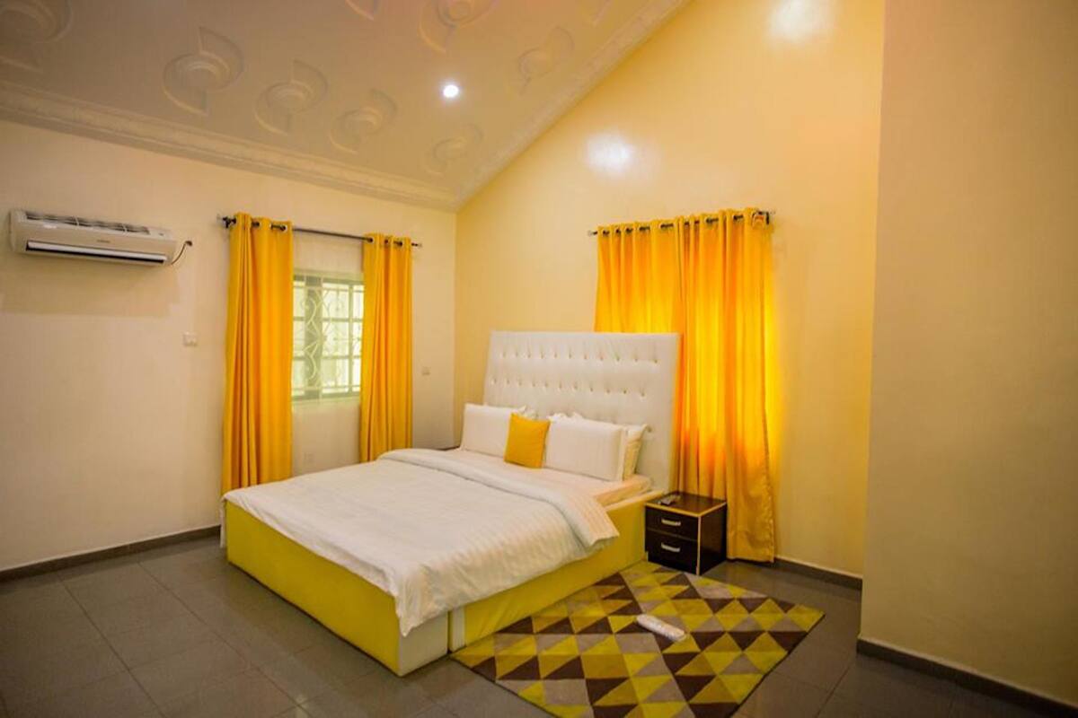 Executive Suite (Eclipse) | In-room safe, desk, free WiFi, bed sheets