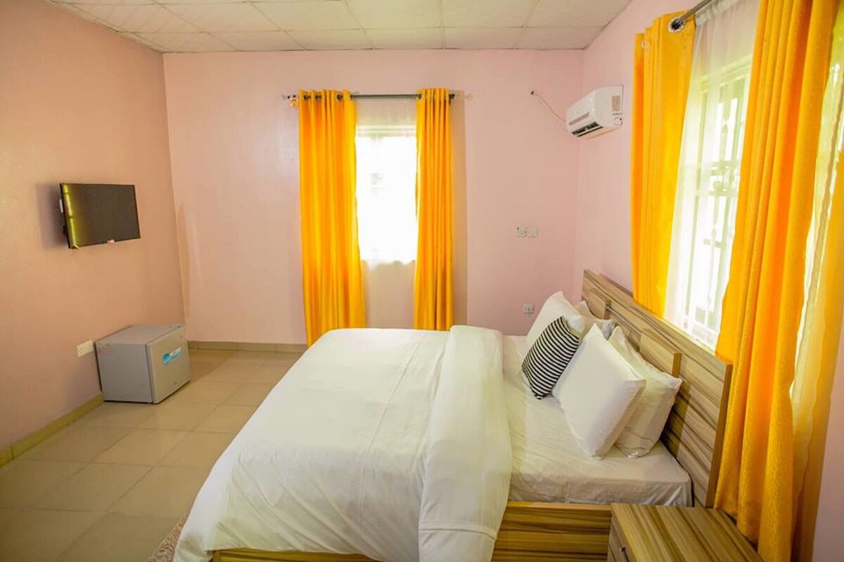 Deluxe-Zimmer | Zimmersafe, Schreibtisch, kostenloses WLAN, Bettwäsche