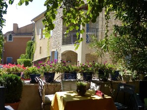 Terrace/patio - B&B Soleil et Ombre (Villedieu)