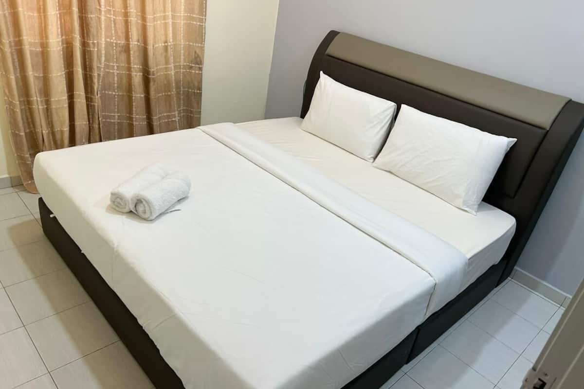 House, 2 Bedrooms, Pool View