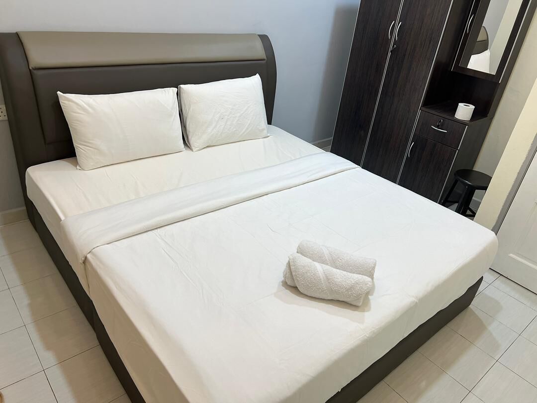 Ferienhaus, 2 Schlafzimmer, Poolblick | Minibar, Zimmersafe, Schreibtisch, laptopgeeigneter Arbeitsplatz