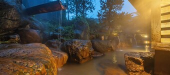 Okuhida Hot Spring Hirayukan