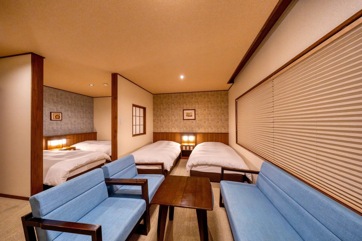 Standard Quadruple Room | Desk, WiFi (free), individually furnished, bed sheets