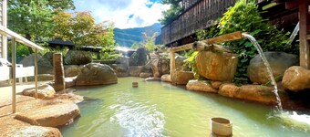 Okuhida Hot Spring Hirayukan