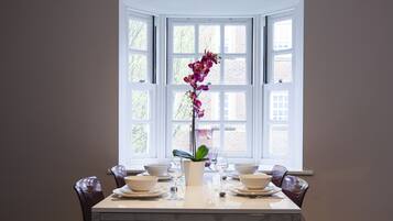 Departamento, 2 habitaciones | Vista al patio