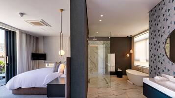 Presidential Suite | Egyptian cotton sheets, premium bedding, down duvets, free minibar
