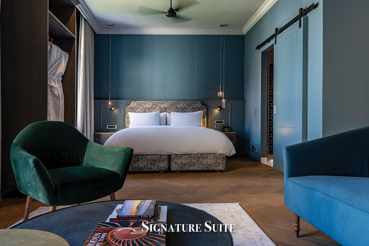 Egyptian cotton sheets, premium bedding, down duvets, free minibar