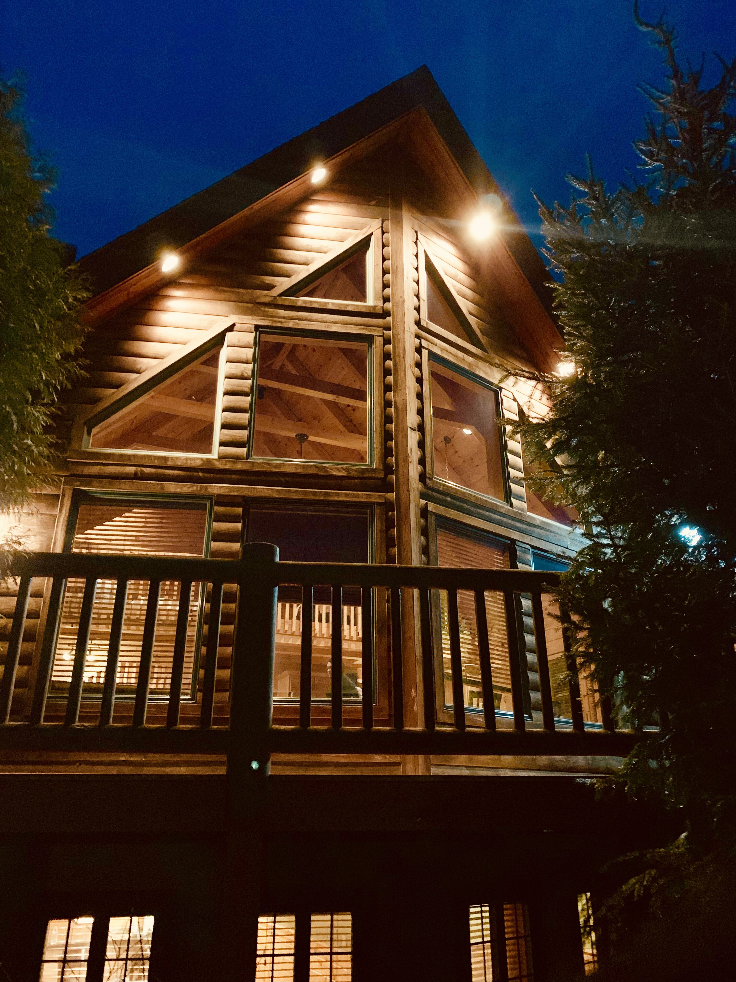 Log House 5BR w/Hot Tub near JFBB Ski Area... your fav Pocono Location