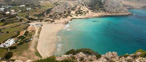 Una spiaggia nelle vicinanze