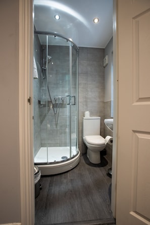 Apartment, 2 Bedrooms | Bathroom | Deep-soaking bathtub, free toiletries, hair dryer, towels - The Larkin (Oxford)
