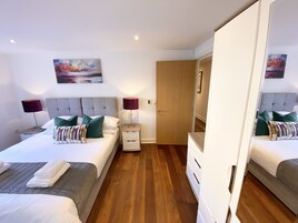 Apartment, 2 Bedrooms | Individually furnished, iron/ironing board, free cribs/infant beds