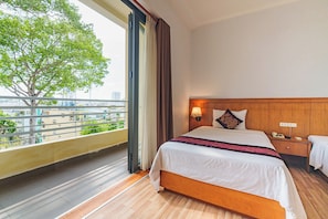 Literie de qualité, minibar, coffre-fort, décor unique