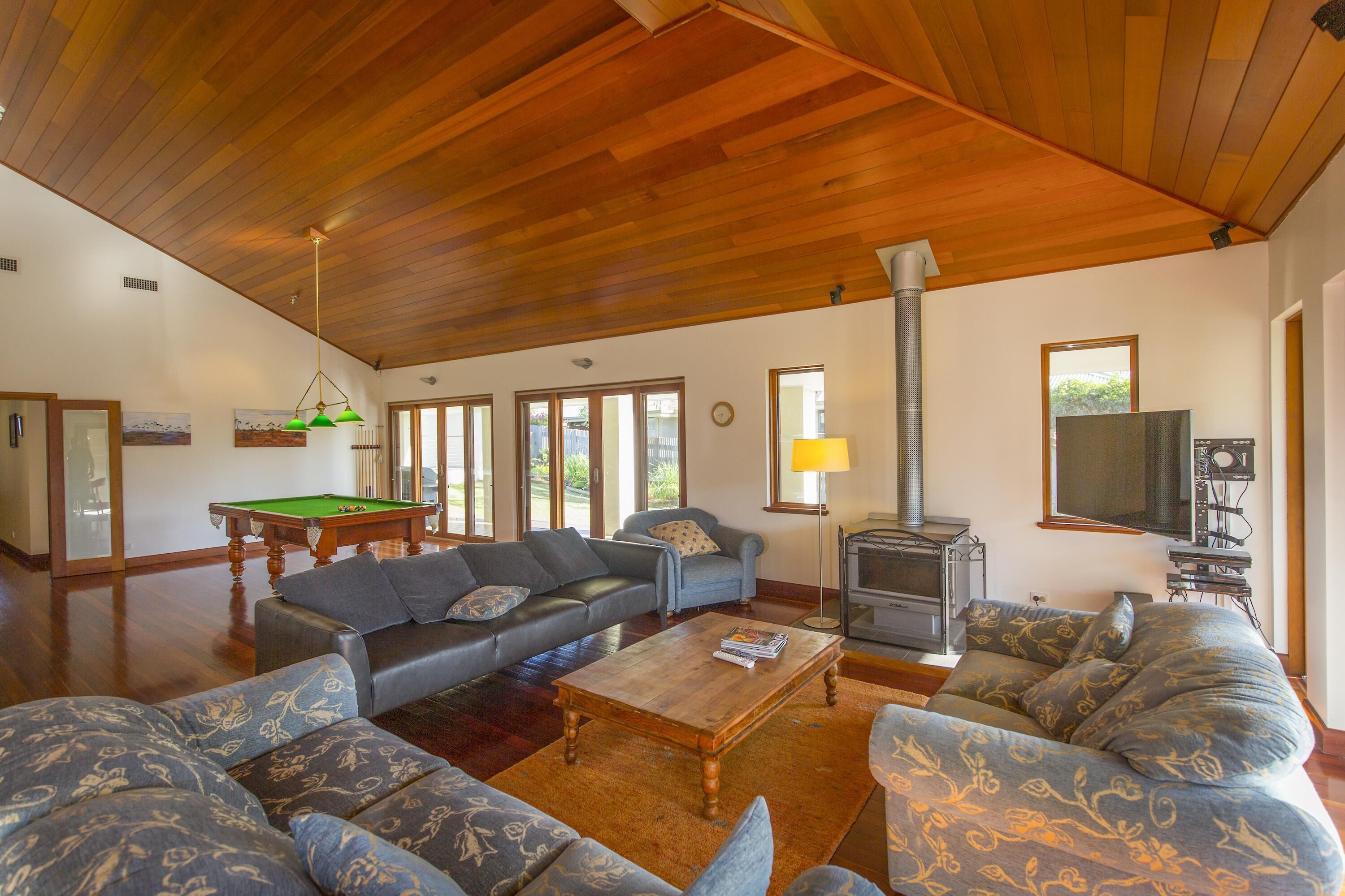 Potteroo - Stylish 4 bedroom family friendly home with private pool — image 6