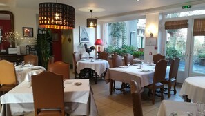 Dining - Hotel de Bretagne (Dol-de-Bretagne)