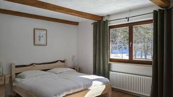 Down duvets, individually decorated, individually furnished, free WiFi