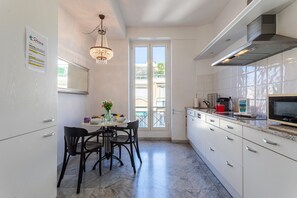 Fridge, microwave, oven, dishwasher