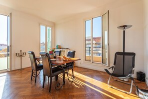 Dining - AMBASSADOR PALACE AP2095 by RIVIERA HOLIDAY HOMES (Niza)