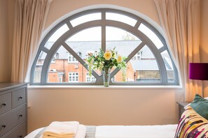 Luxury Apartment, 2 Bedrooms - King Edward Apartments (Windsor)
