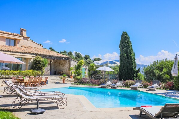 Pool - LOU MAS SOUBRAN VI2083 by RIVIERA HOLIDAY HOMES (Niza)