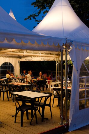 Dinner served - Ludocamping Mobil-Home (Lussas)