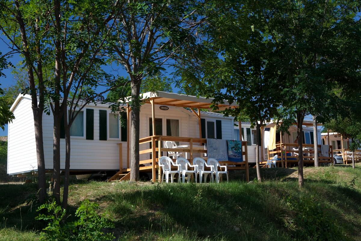 Comfort-mobile home (Plus - 6 places) | Individuelt design, individuel indretning, mørklægningsgardiner