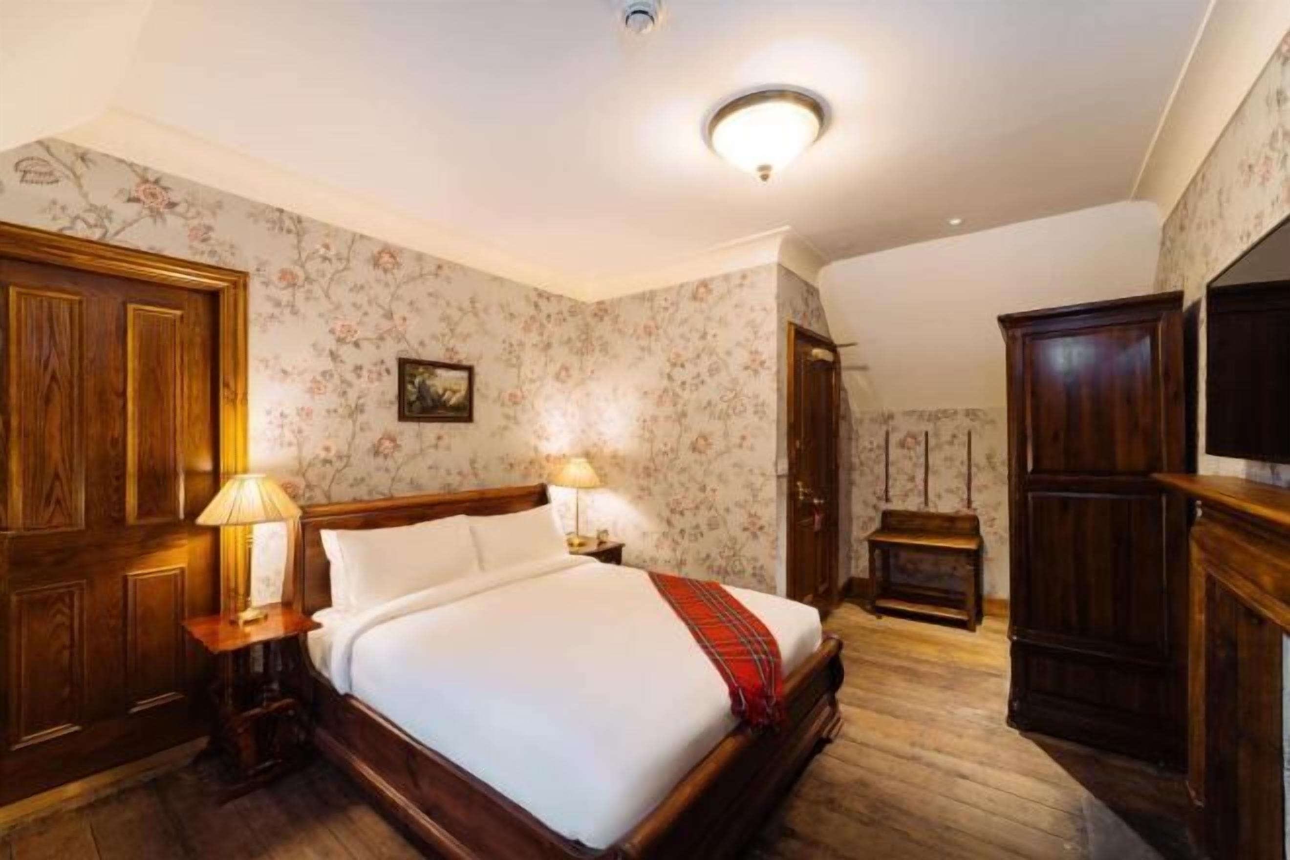 Premium bedding, Select Comfort beds, in-room safe