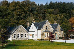 Exterior - Rokeby Manor (Invergarry)
