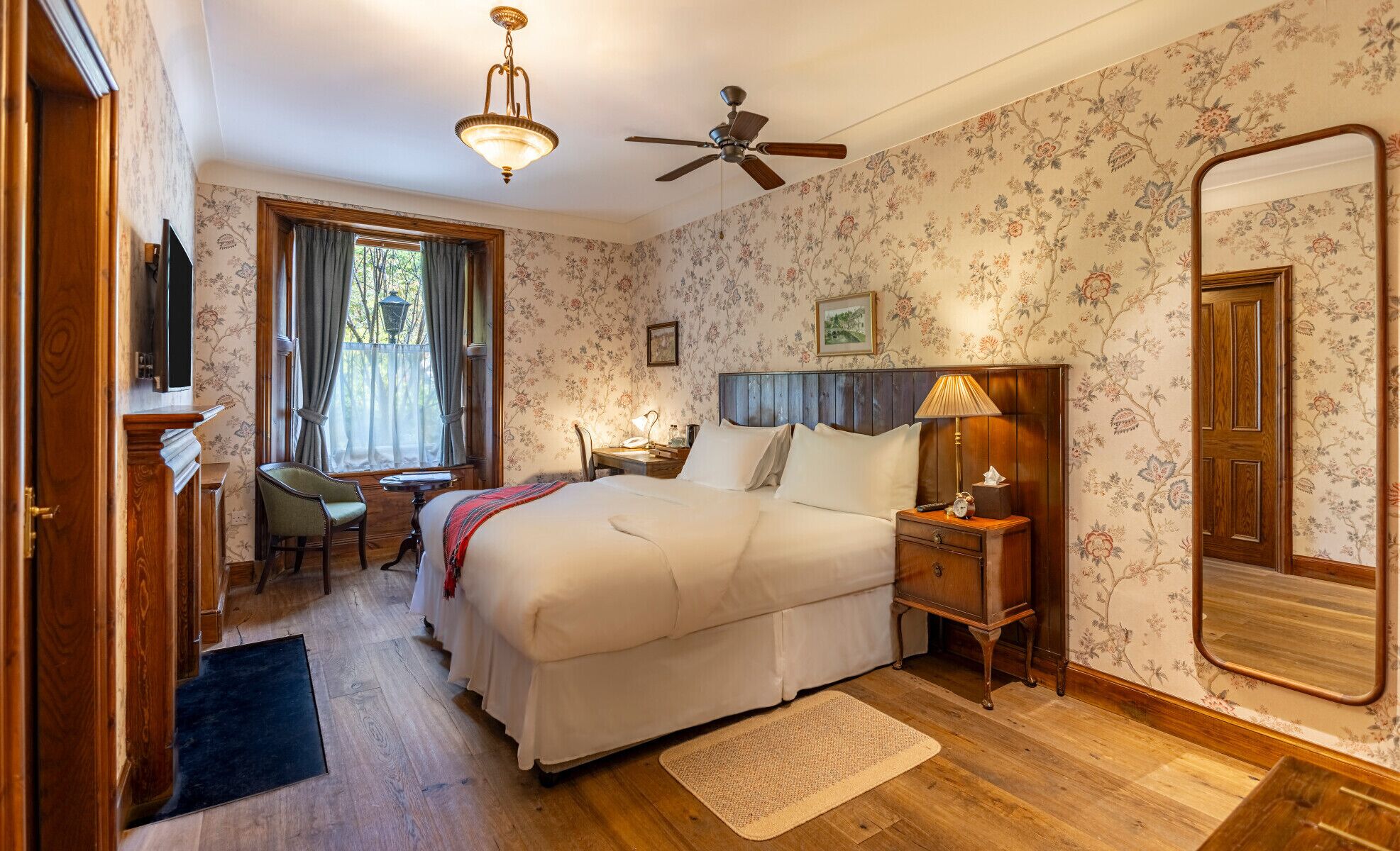 Premium bedding, Select Comfort beds, in-room safe