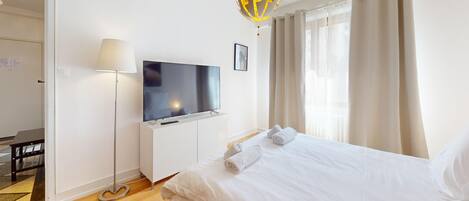 1 chambre, fer et planche à repasser, Wi-Fi gratuit, draps fournis