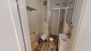 Shower, free toiletries, hair dryer, towels