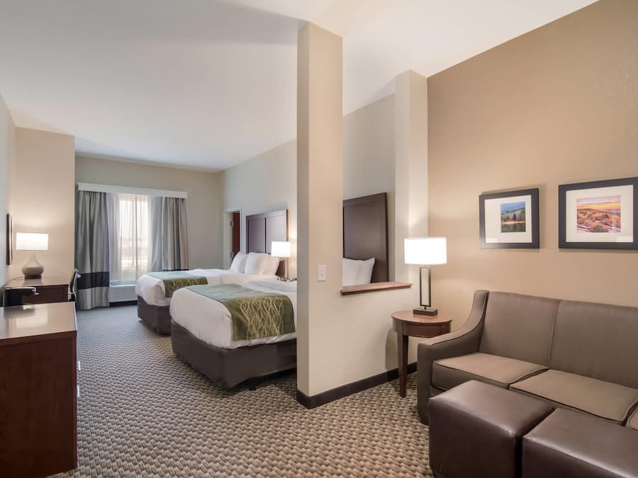 Suite, 2 Queen Beds, Accessible, Non Smoking