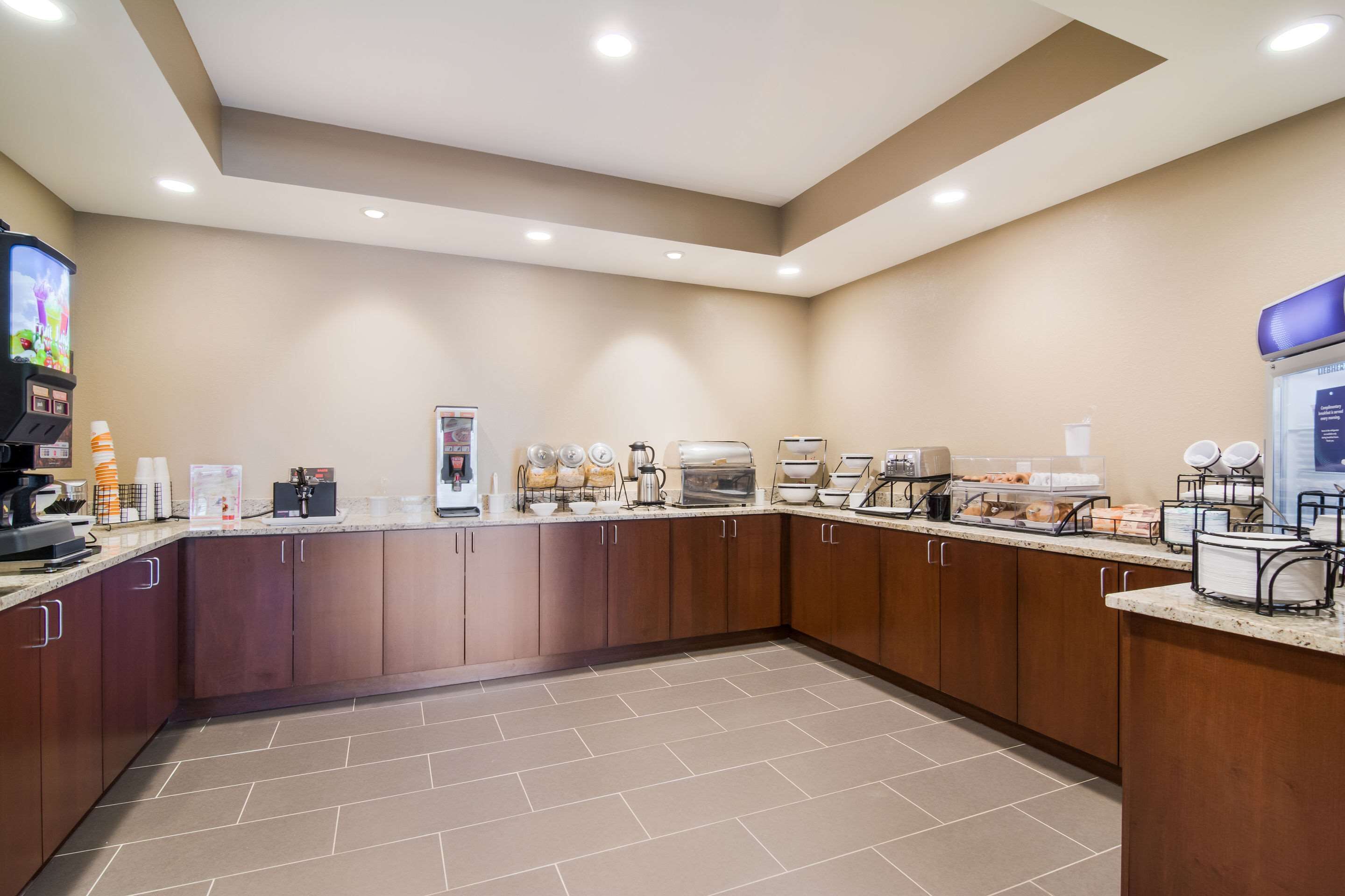 free daily self-service breakfast