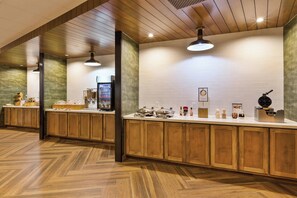 包含每日自助早餐