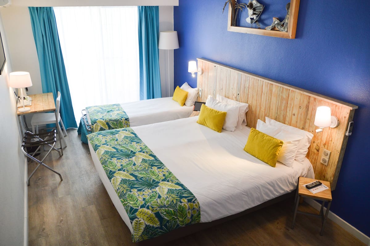 triple room | in-room safe, desk, free cots/infant beds, free wifi