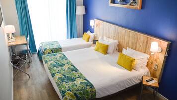 Triple Room | In-room safe, desk, free cots/infant beds, free WiFi